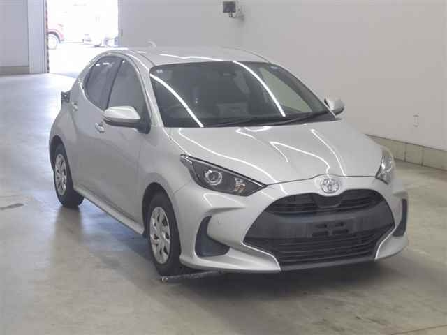 TOYOTA YARIS — фото