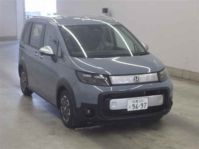 HONDA FREED — фото