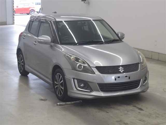 SUZUKI SWIFT — фото
