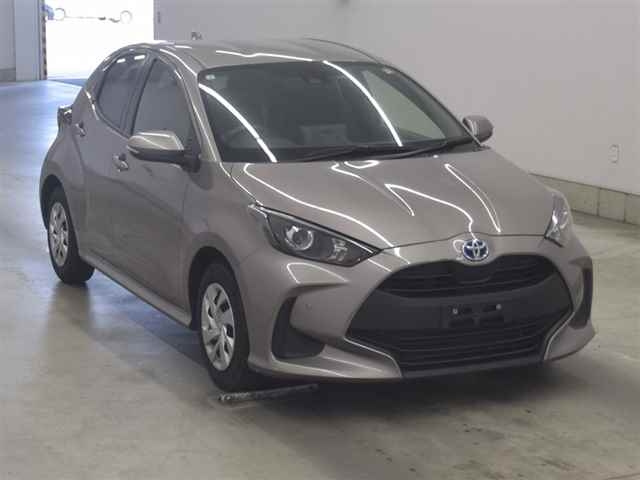 TOYOTA YARIS — фото