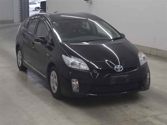 TOYOTA PRIUS — фото