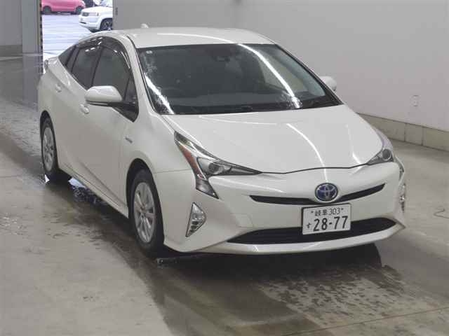 TOYOTA PRIUS — фото