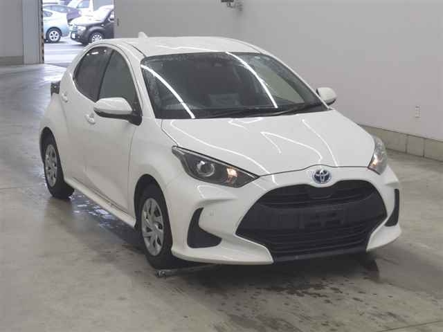 TOYOTA YARIS — фото