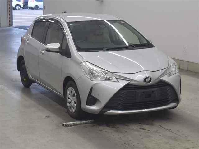 TOYOTA VITZ — фото