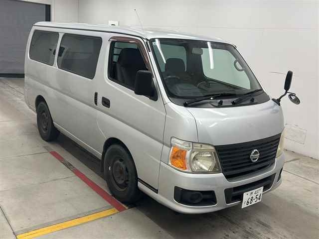 NISSAN CARAVAN — фото