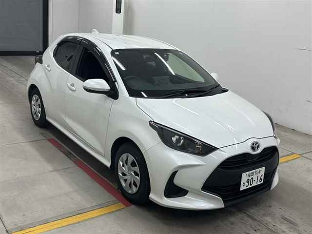 TOYOTA YARIS — фото