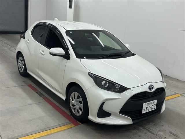 TOYOTA YARIS — фото