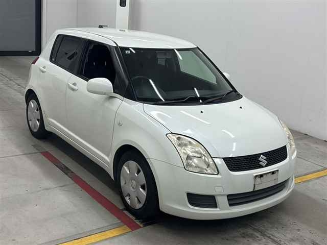 SUZUKI SWIFT — фото