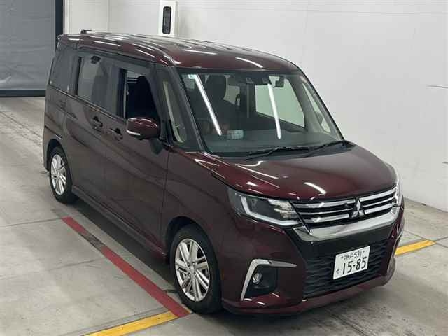 MITSUBISHI DELICA — фото