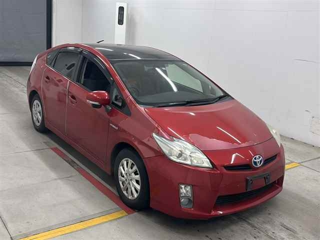 TOYOTA PRIUS — фото