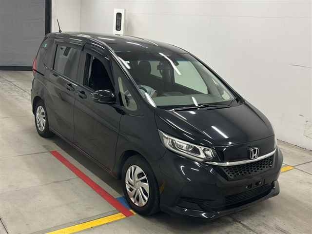 HONDA FREED — фото