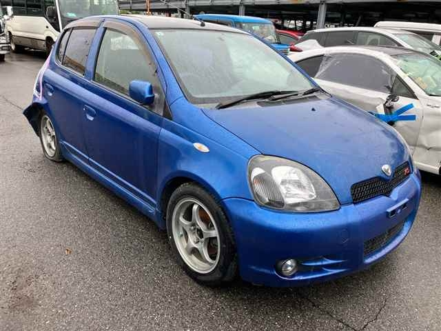 TOYOTA VITZ — фото