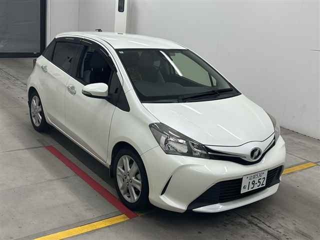 TOYOTA VITZ — фото