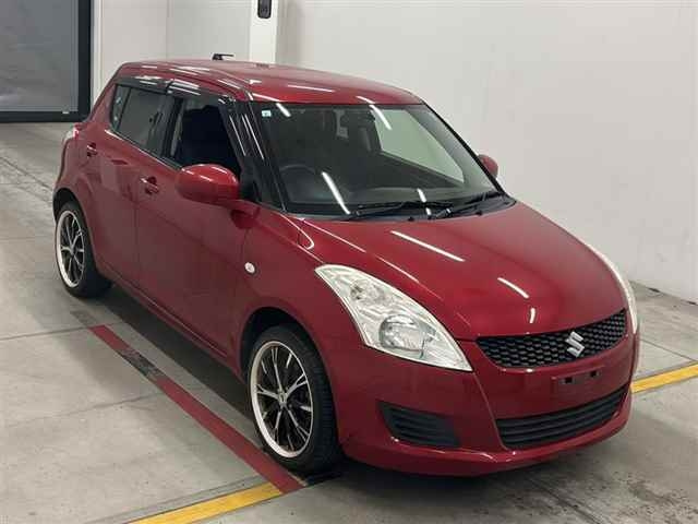 SUZUKI SWIFT — фото