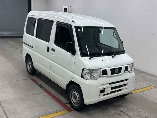 NISSAN CLIPPER — фото