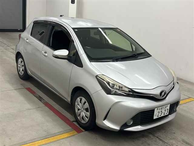 TOYOTA VITZ — фото