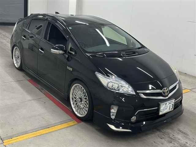 TOYOTA PRIUS — фото