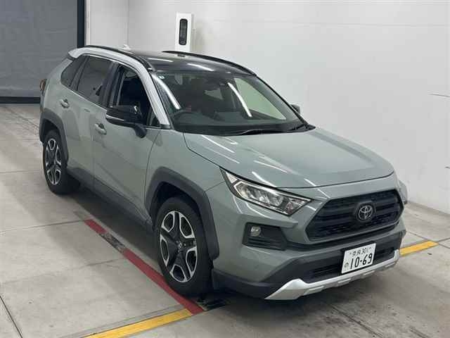 TOYOTA RAV4 — фото