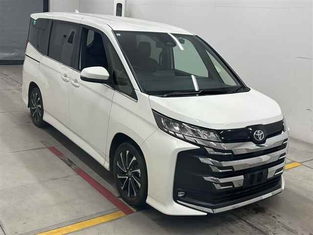 TOYOTA NOAH — фото