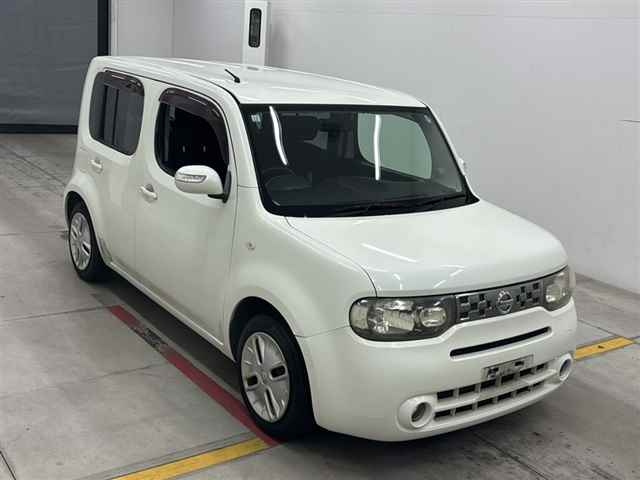 NISSAN CUBE — фото