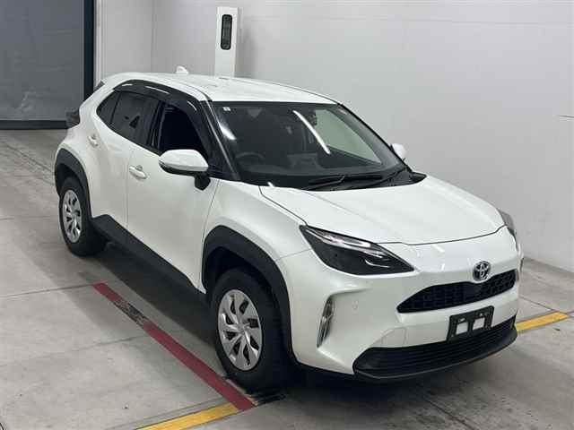 TOYOTA YARIS — фото
