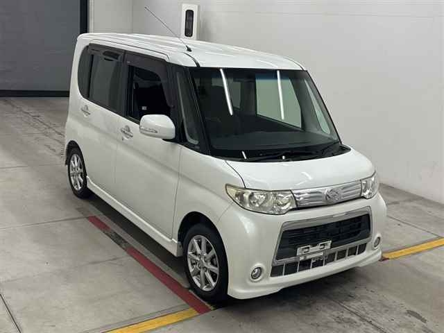 DAIHATSU TANTO — фото