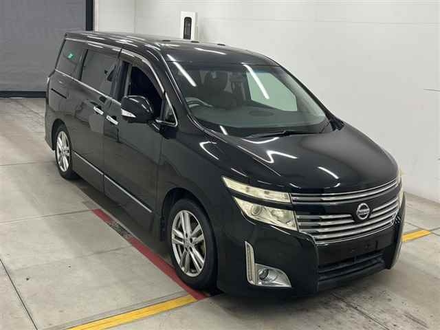 NISSAN ELGRAND — фото