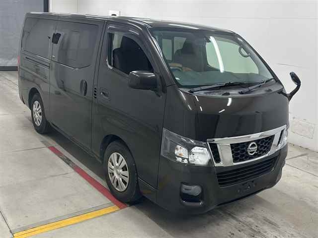 NISSAN CARAVAN — фото