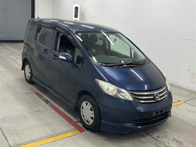 HONDA FREED — фото