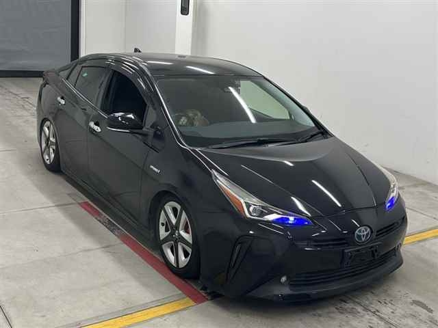 TOYOTA PRIUS — фото