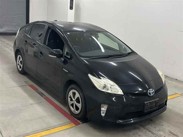 TOYOTA PRIUS — фото