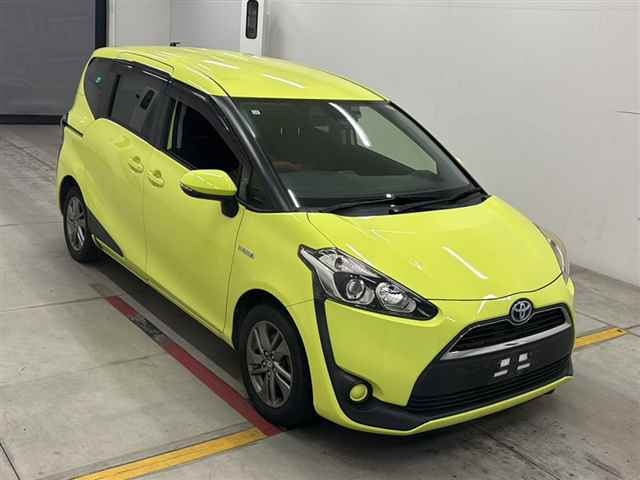 TOYOTA SIENTA — фото