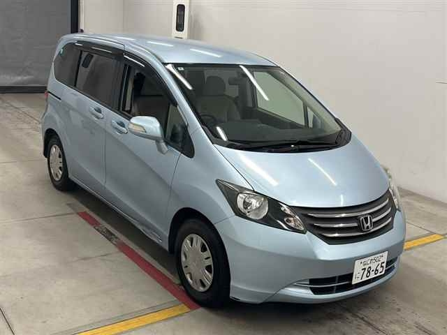 HONDA FREED — фото