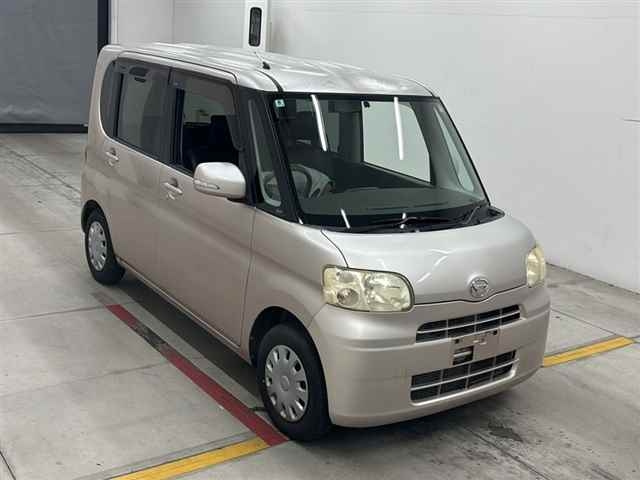 DAIHATSU TANTO — фото