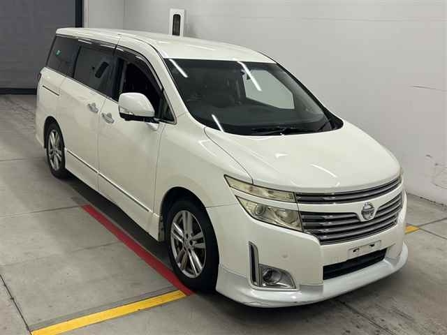 NISSAN ELGRAND — фото