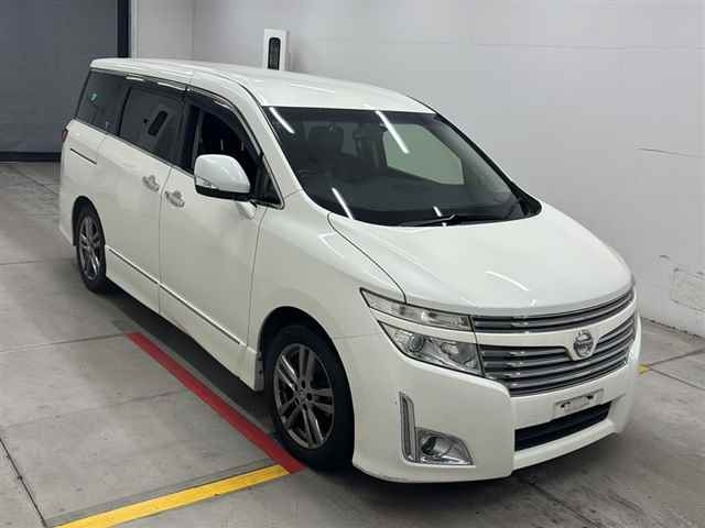 NISSAN ELGRAND — фото