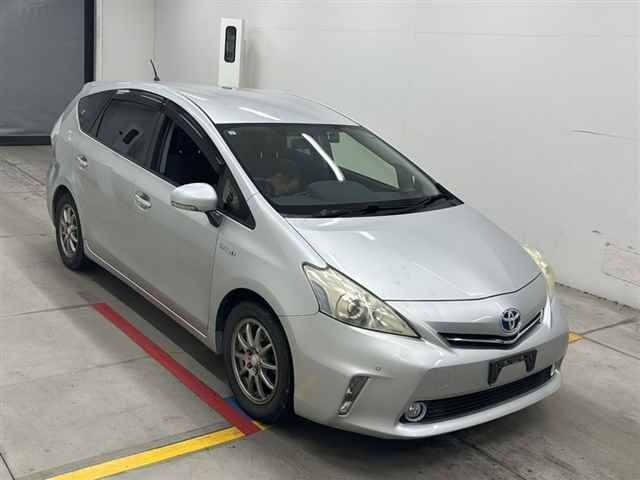 TOYOTA PRIUS — фото