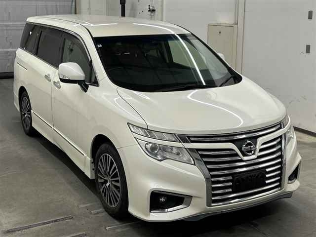 NISSAN ELGRAND — фото