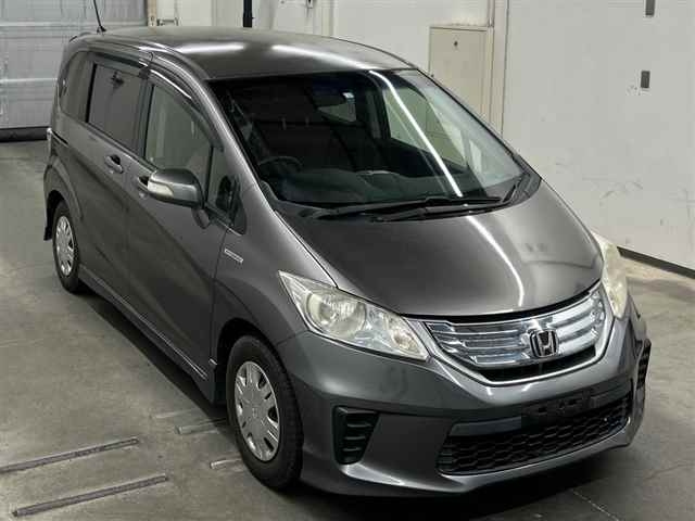 HONDA FREED — фото