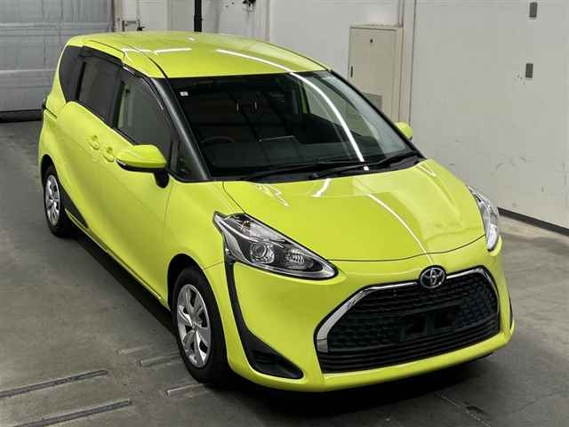 TOYOTA SIENTA — фото