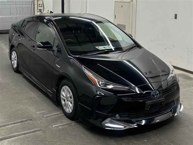 TOYOTA PRIUS — фото