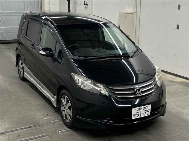 HONDA FREED — фото