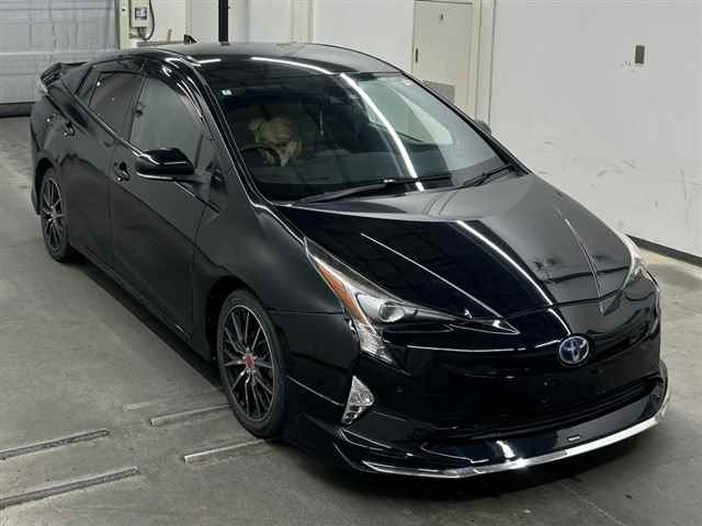 TOYOTA PRIUS — фото