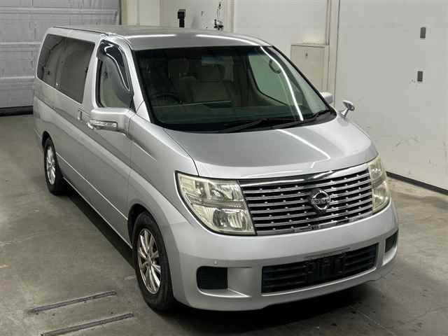 NISSAN ELGRAND — фото