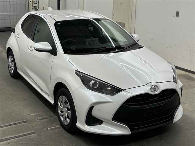 TOYOTA YARIS — фото