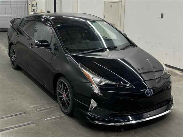 TOYOTA PRIUS — фото