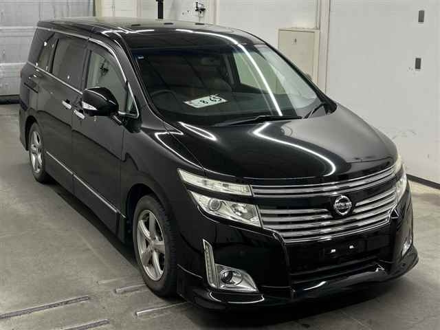 NISSAN ELGRAND — фото