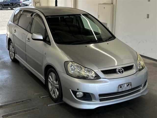 TOYOTA IPSUM — фото
