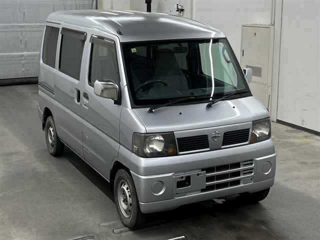 NISSAN CLIPPER — фото
