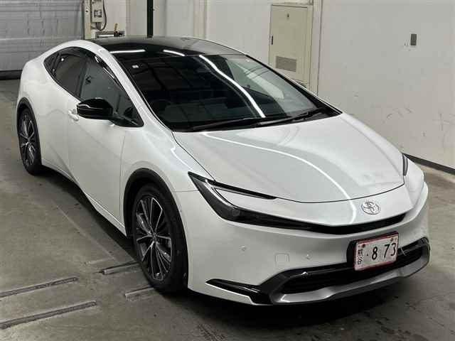 TOYOTA PRIUS — фото